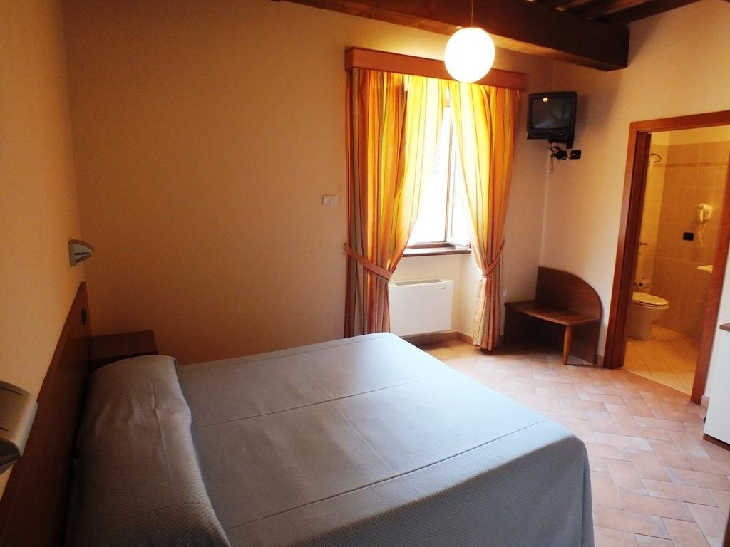 Hotel Santa Chiara SantʼAngelo in Vado Zimmer foto